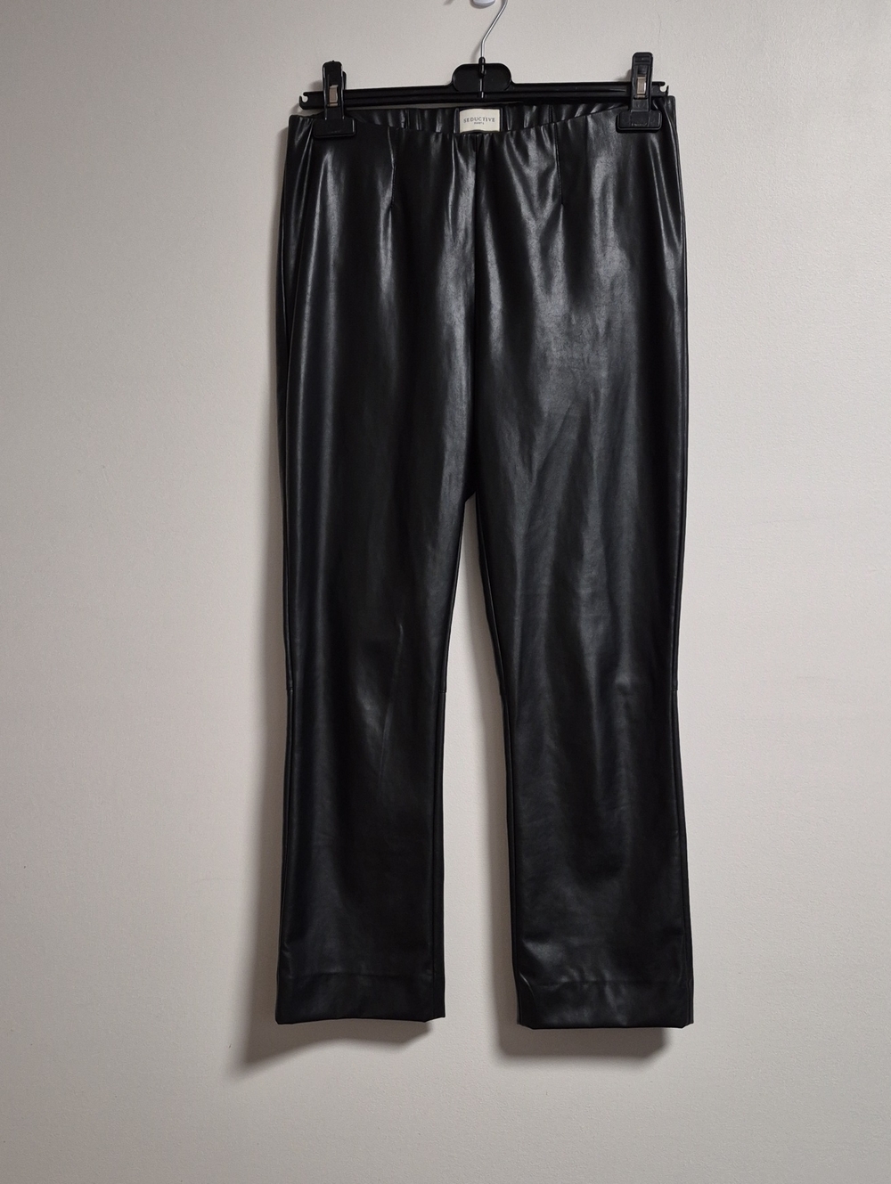 Seductive pants - Picture 5 of 10